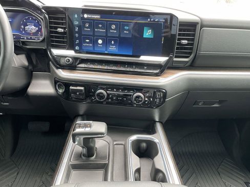 Used 2025 Chevrolet Silverado 1500 LT image 18