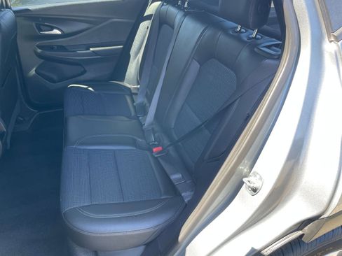 Used 2025 Buick Envista Preferred image 37