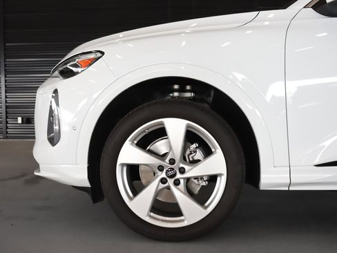 Certified 2025 Audi Q5 Premium Plus w/ Premium Plus image 4