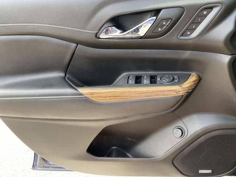 Used 2019 GMC Acadia Denali w/ Technology Package image 20