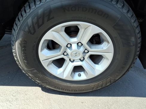 Used 2021 Toyota 4Runner SR5 AWD/4WD image 11