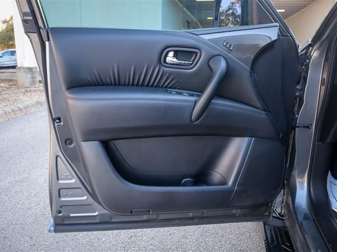 Used 2023 Nissan Armada SL w/ Midnight Edition Package image 18