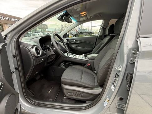 Certified 2023 Hyundai Kona SE image 3