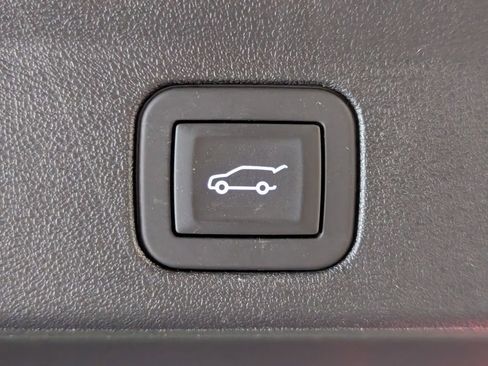 Used 2025 Cadillac Escalade IQ Luxury 2 w/ LPO, Premium Carpet Package image 26