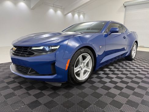 Used 2019 Chevrolet Camaro LT RWD image 3