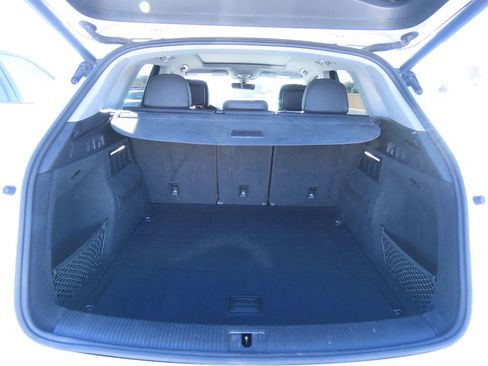 Used 2018 Audi Q5 2.0T Premium image 12