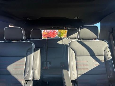 Used 2025 GMC Yukon AT4 Ultimate w/ LPO, Illumination Package image 13