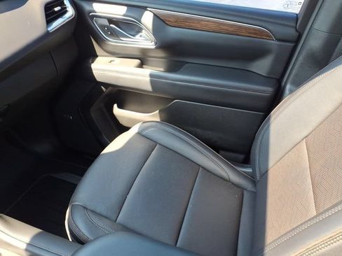 Used 2023 Chevrolet Tahoe High Country AWD/4WD image 18