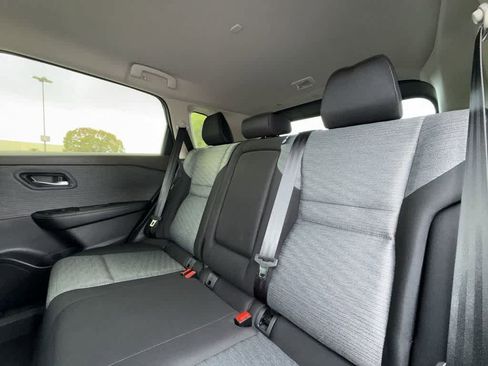 Used 2023 Nissan Rogue SV FWD image 22