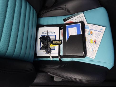 Used 2002 Ford Thunderbird Deluxe image 25