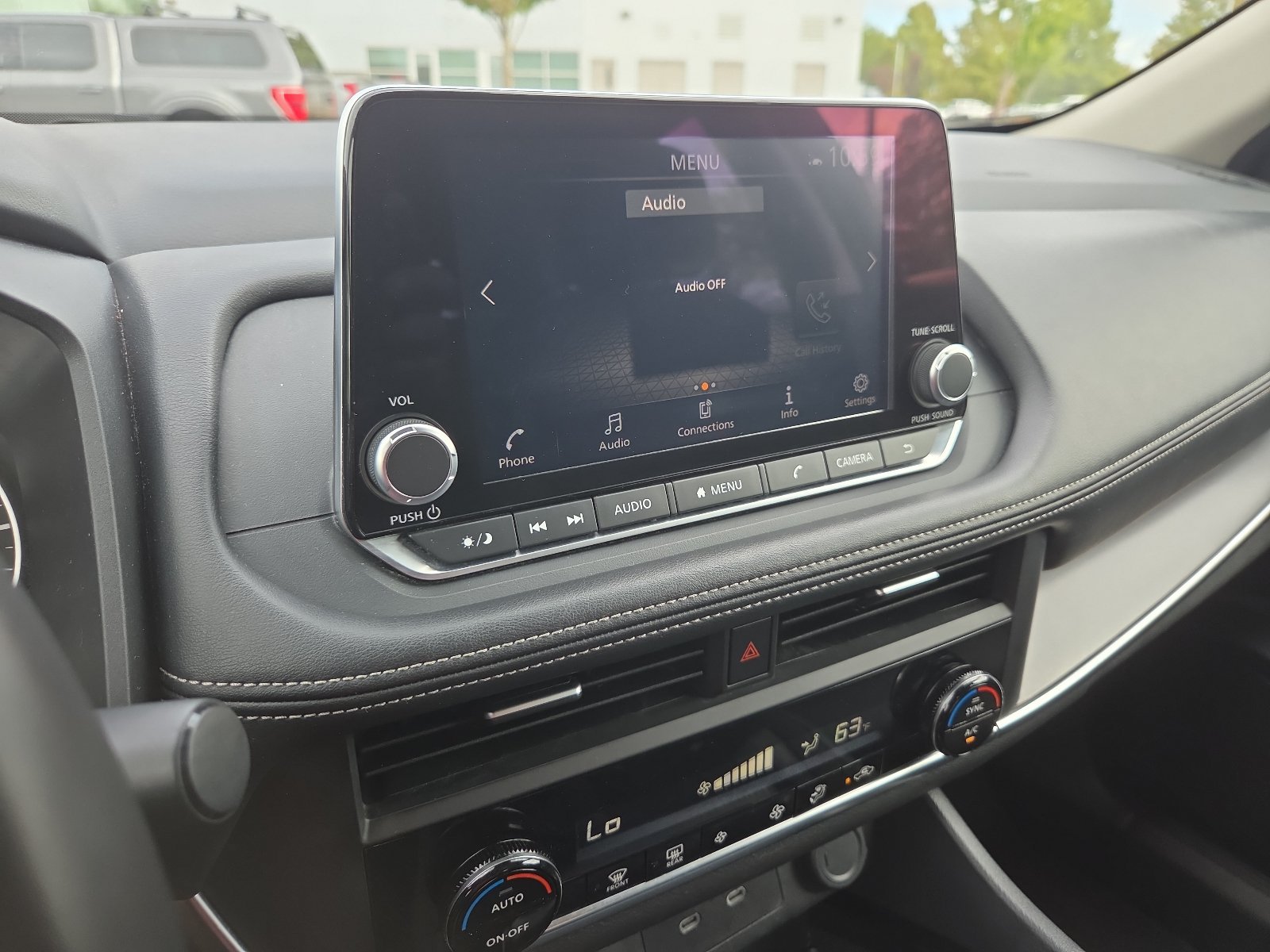 Used 2025 Nissan Rogue SV AWD/4WD image 16