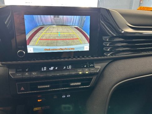 Used 2025 Toyota Camry LE image 34