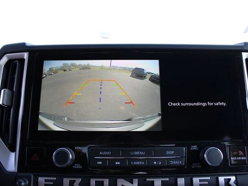 Used 2025 Nissan Frontier SV AWD/4WD image 41