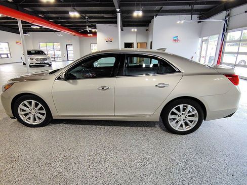 Used 2016 Chevrolet Malibu LTZ FWD image 5