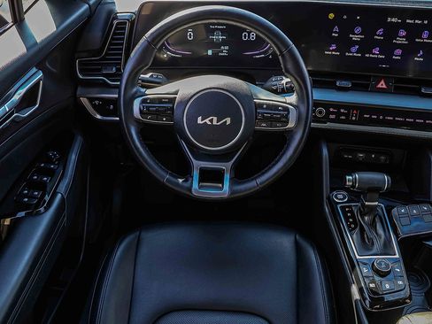 Certified 2023 Kia Sportage EX image 17