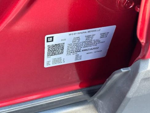 Used 2021 GMC Acadia SLT FWD image 25