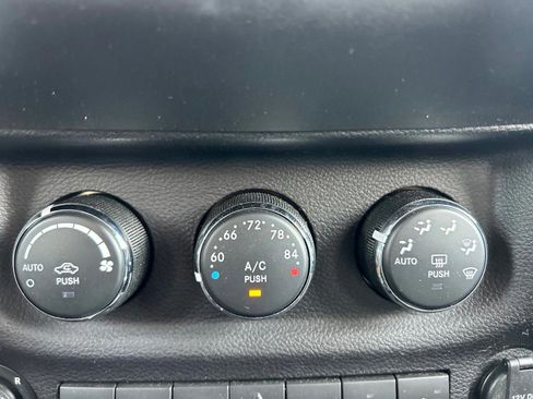 Used 2017 Jeep Wrangler Unlimited Sahara w/ Dual Top Group AWD/4WD image 30
