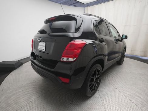 Used 2022 Chevrolet Trax LT w/ Midnight Edition AWD/4WD image 13