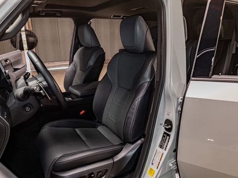 Used 2024 Lexus GX 550 w/ Cold Area Package AWD/4WD image 21
