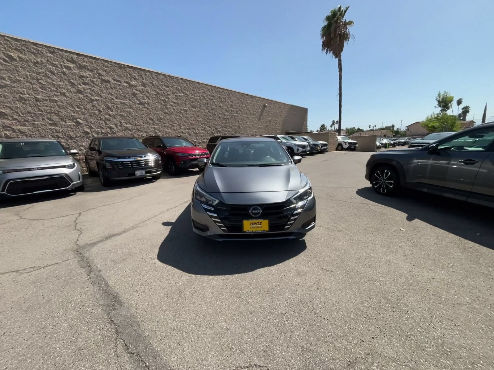 Used 2025 Nissan Versa SV FWD image 4