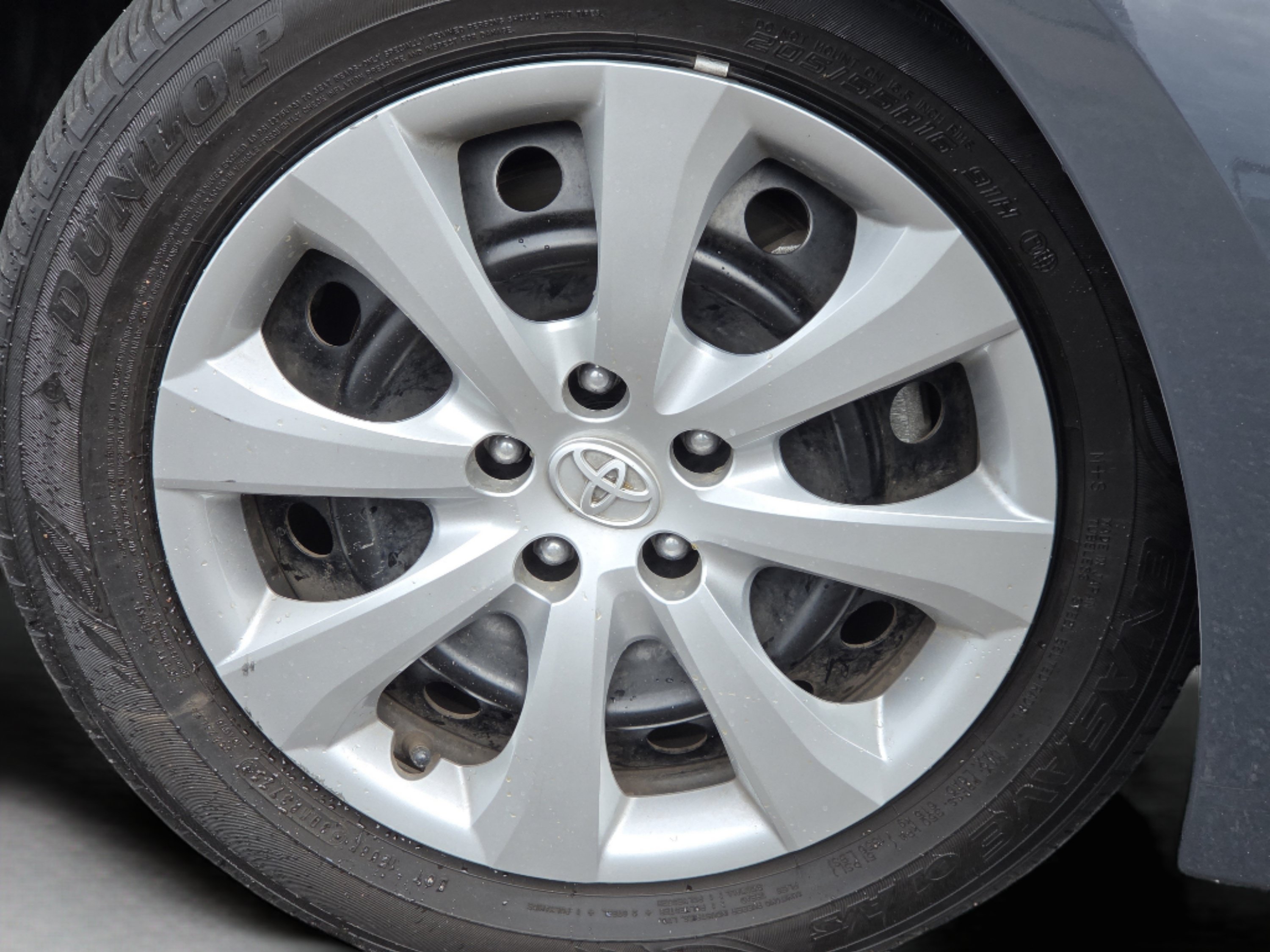 Used 2026 Toyota Corolla LE w/ Carpet Mat Package (TMS) FWD image 13