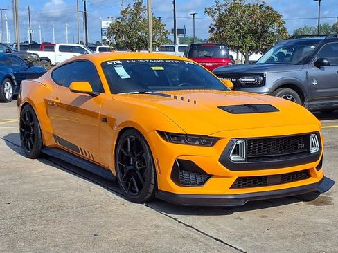 New 2026 Ford Mustang GT Premium w/ GT Performance Package RWD image 7