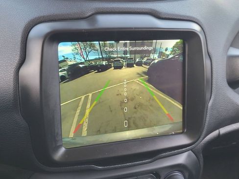 Used 2023 Jeep Renegade Altitude AWD/4WD image 10