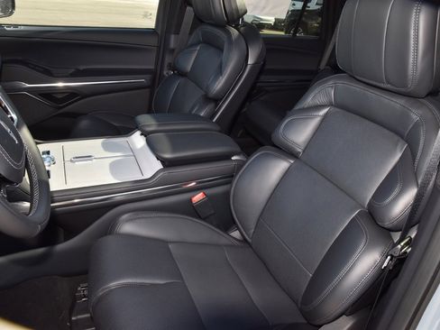 New 2025 Lincoln Navigator Reserve w/ Jet Appearance Package image 44