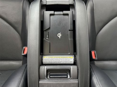Used 2022 Toyota Highlander Platinum FWD image 34
