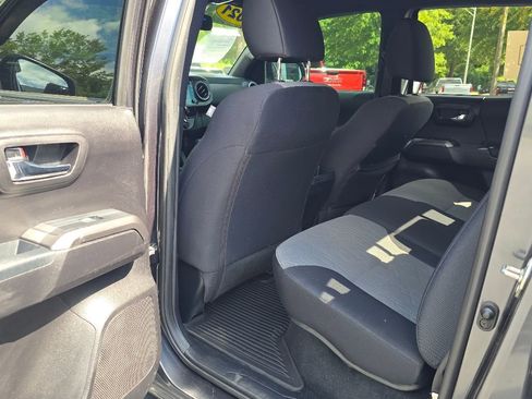 Used 2021 Toyota Tacoma TRD Off-Road image 5