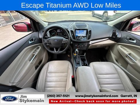 Used 2019 Ford Escape Titanium AWD/4WD image 2