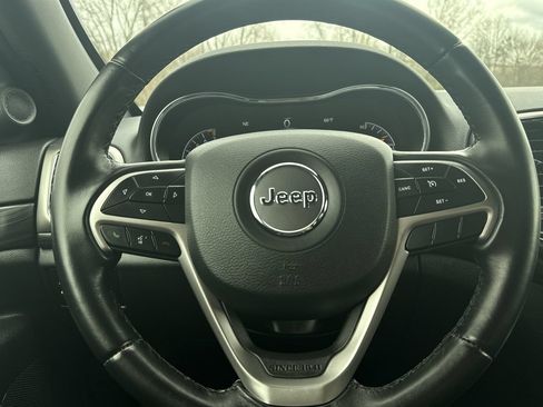 Used 2021 Jeep Grand Cherokee Laredo AWD/4WD image 15