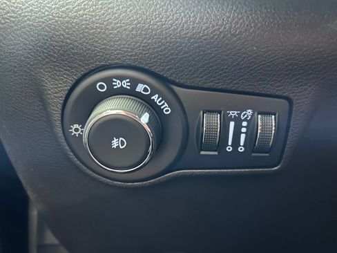 Used 2025 Jeep Compass Limited AWD/4WD image 7