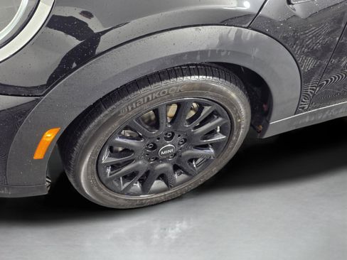 Used 2024 MINI Cooper 2-Door Hardtop image 30