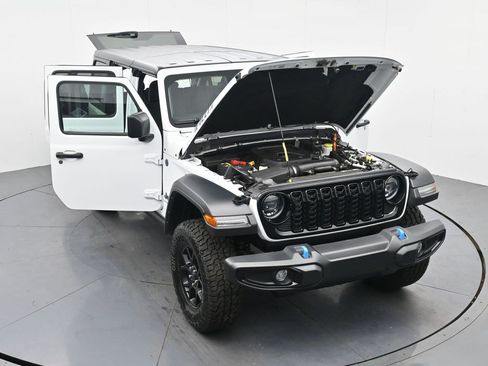 Used 2024 Jeep Wrangler Unlimited AWD/4WD image 34
