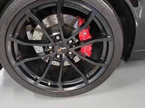 Used 2013 Chevrolet Corvette 427 w/ 1SB Preferred Equipment Group RWD image 17