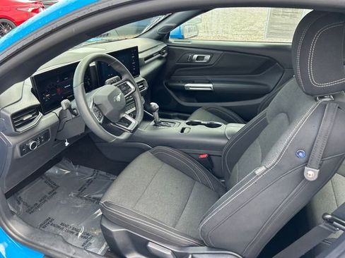 Used 2024 Ford Mustang Coupe image 9