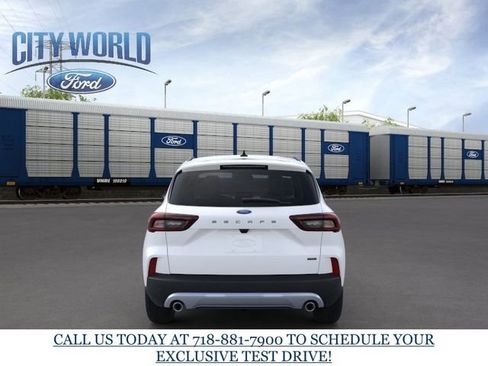 New 2024 Ford Escape SE image 5