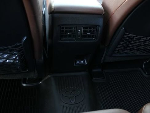 Used 2022 Toyota 4Runner Limited AWD/4WD image 27