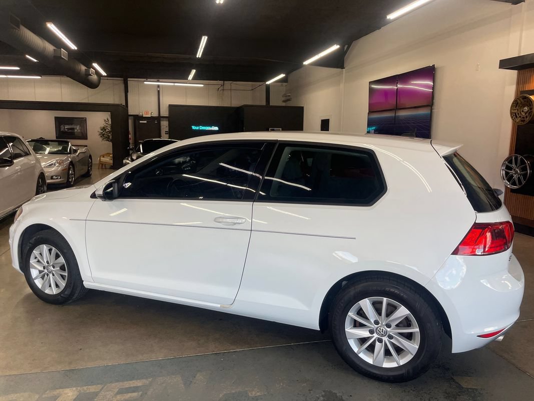 Used 2015 Volkswagen Golf S FWD image 6