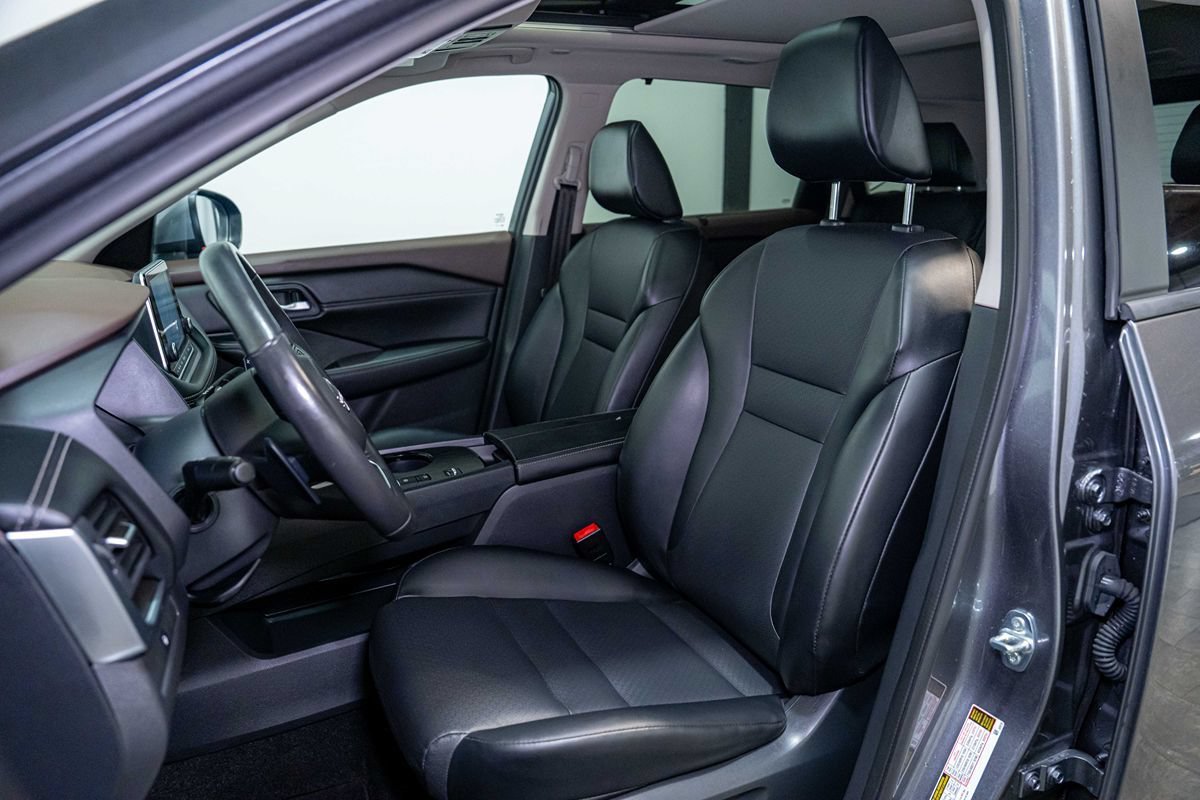 Used 2023 Nissan Rogue SV w/ SV Premium B Package FWD image 12