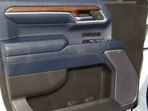 Used 2022 Chevrolet Silverado 1500 High Country image 19