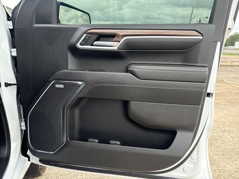 Used 2024 Chevrolet Silverado 1500 LT Trail Boss w/ LT Trail Boss Premium Package image 9