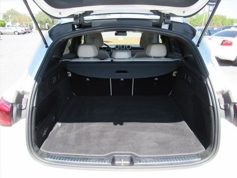 Used 2025 Mercedes-Benz GLC 300 image 28