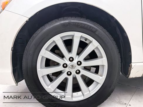 Used 2011 Toyota Venza image 11