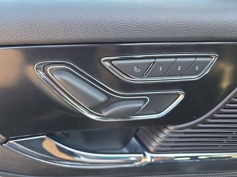 Used 2022 Lincoln Corsair AWD w/ Premium Package image 28