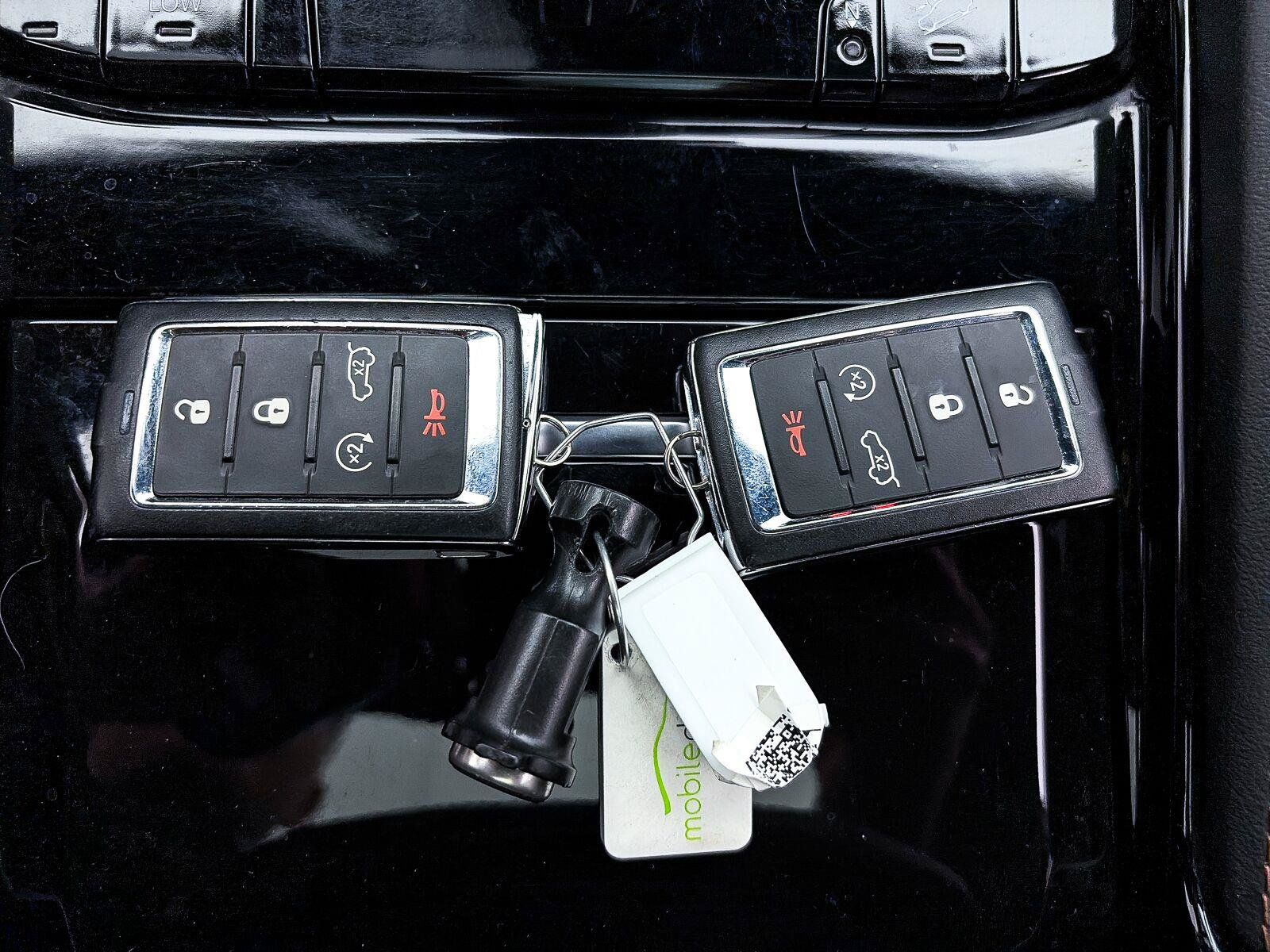 Used 2022 Jeep Grand Cherokee Summit AWD/4WD image 32