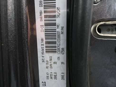 Used 2019 RAM 1500 ST w/ SXT Plus Group AWD/4WD image 46
