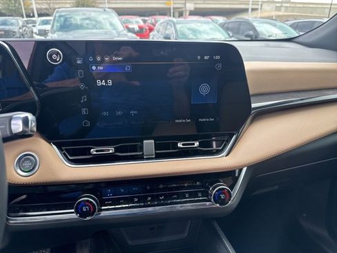 Used 2025 Chevrolet Equinox ACTIV w/ Safety and Technology Package image 10