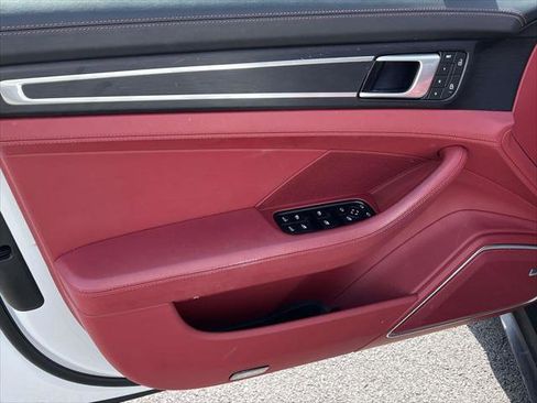Used 2023 Porsche Panamera 4 Platinum Edition image 17
